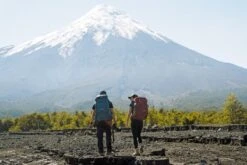 Osprey Farpoint Trek Pack Rugzak - Blauw - 55 Liter -Winkel Voor Kampeerartikelen Voor Buiten 1267 1900 f22 fairview trek pack 50 zircon red o s 10003329 farpoint trek pack 55 muted space blue o s 10003693 samrouda exp 4 10 24 001