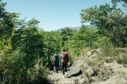 Osprey Farpoint Trek Pack Rugzak - Blauw - 55 Liter -Winkel Voor Kampeerartikelen Voor Buiten 1267 1900 f22 fairview trek pack 50 zircon red o s 10003329 farpoint trek pack 55 muted space blue o s 10003693 samrouda exp 4 10 24 002