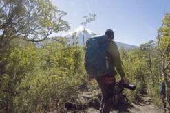 Osprey Farpoint Trek Pack Rugzak - Blauw - 55 Liter -Winkel Voor Kampeerartikelen Voor Buiten 1267 1900 f22 farpoint trek pack 55 muted space blue o s 10003693 samrouda exp 4 10 24 002