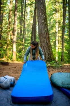 Therm-A-Rest MondoKing 3D 11.0 L Zelfopblazende Slaapmat -Winkel Voor Kampeerartikelen Voor Buiten 1900 1267 2020 thermarest oregon 3sisters geiser 0623