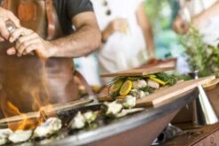 OFYR Island Corten 85 Teak Wood -Winkel Voor Kampeerartikelen Voor Buiten 800 1200 ofyr locatie shoot2295